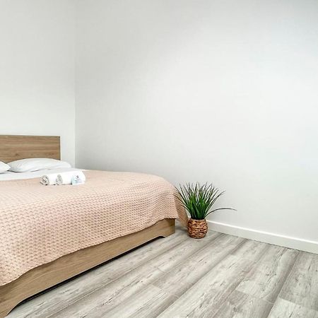 Homey Sakine- Proche Centre- Netflix- Wifi Cluses Exteriör bild