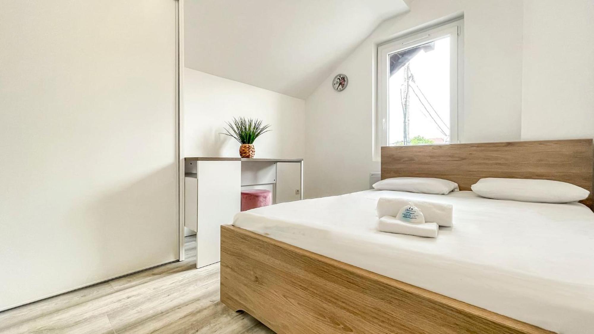 Homey Sakine- Proche Centre- Netflix- Wifi Cluses Exteriör bild